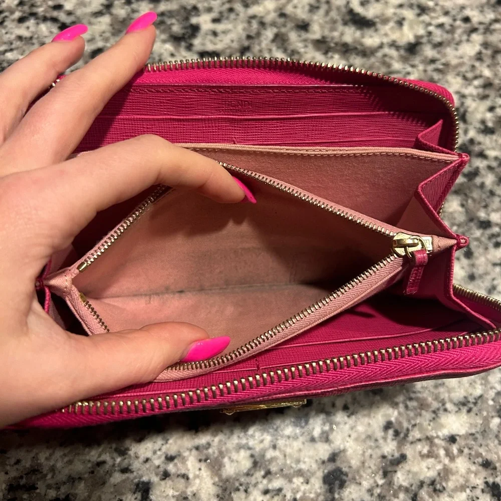 Fendi Long Zip Wallet - Picture 4 of 8